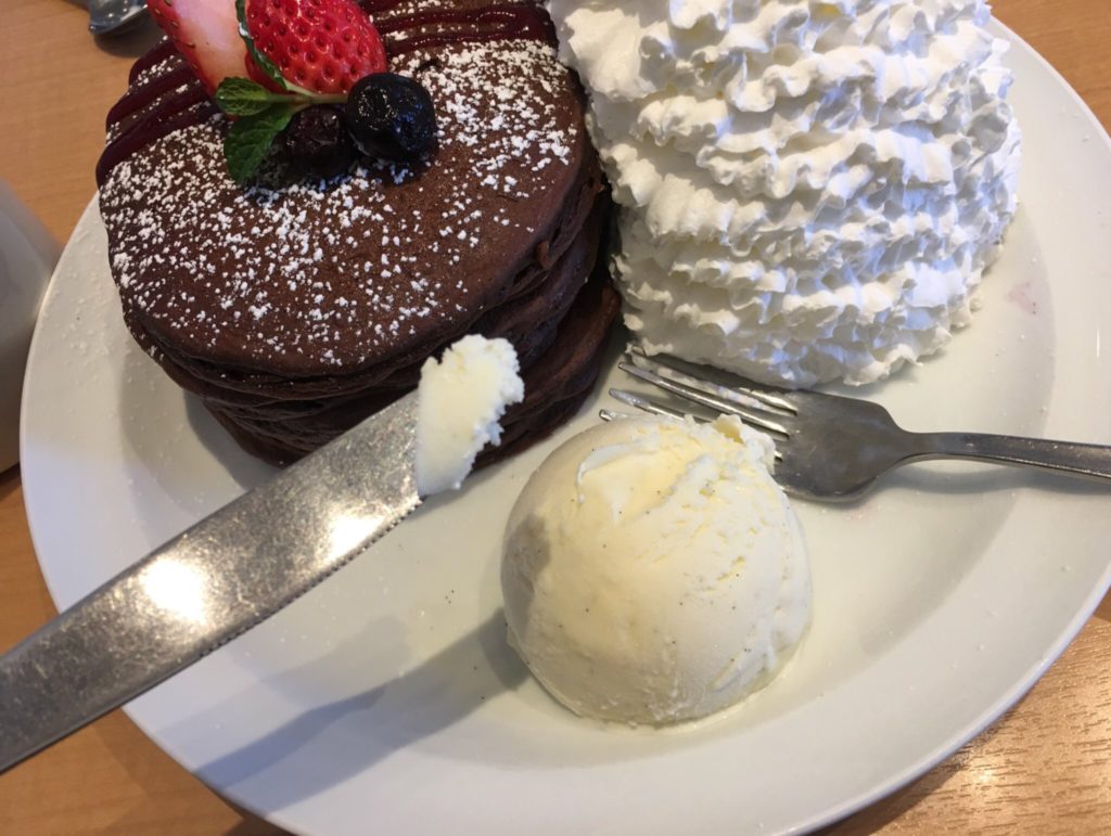 フォンダンショコラパンケーキのアイス