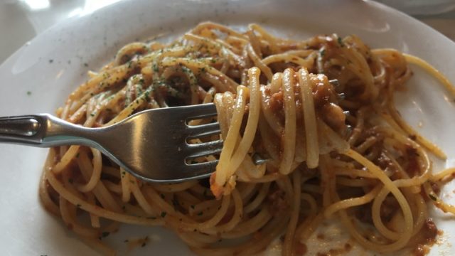砂川市リヴィスタのミートソースパスタ