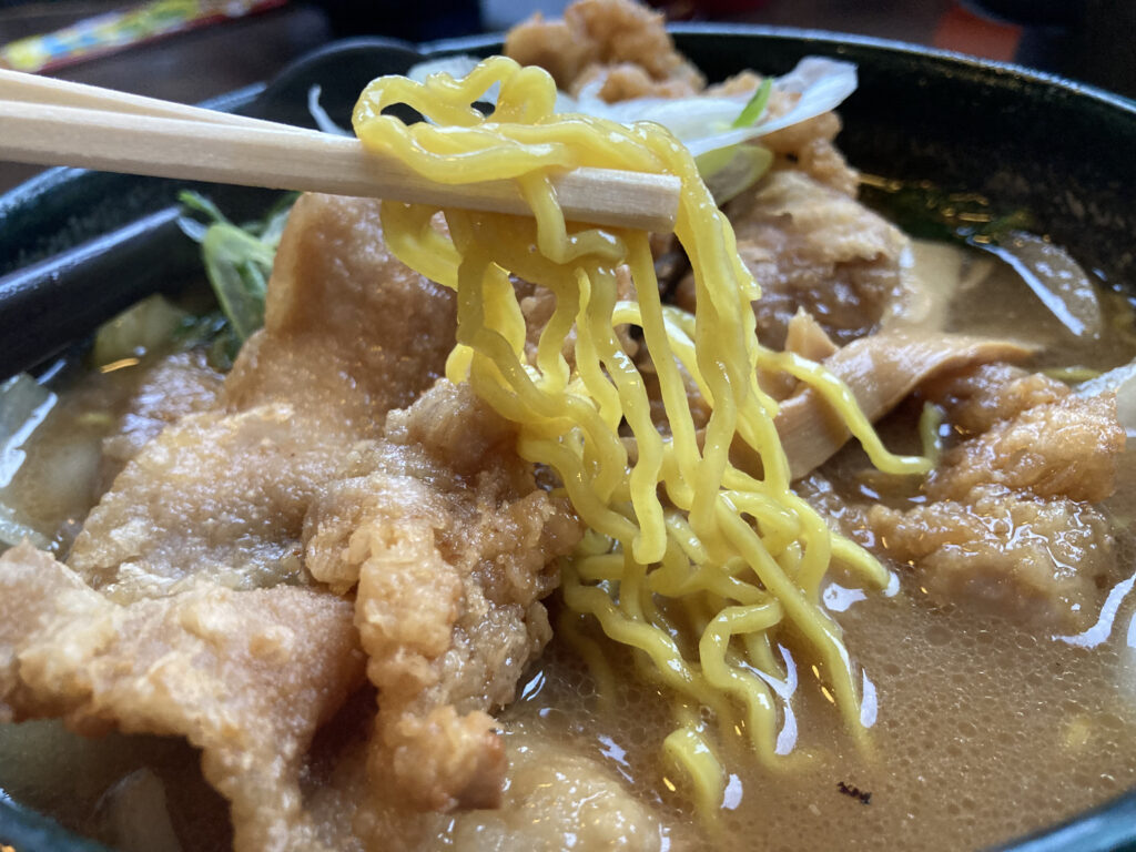 銀波露のぱいくぅ麺の麺