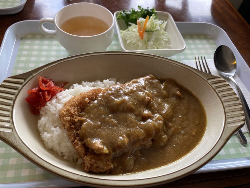 定山渓の喫茶店フランセのカツカレー